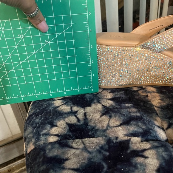 Inc sparkle lifted flip flops - Picture 3 of 5